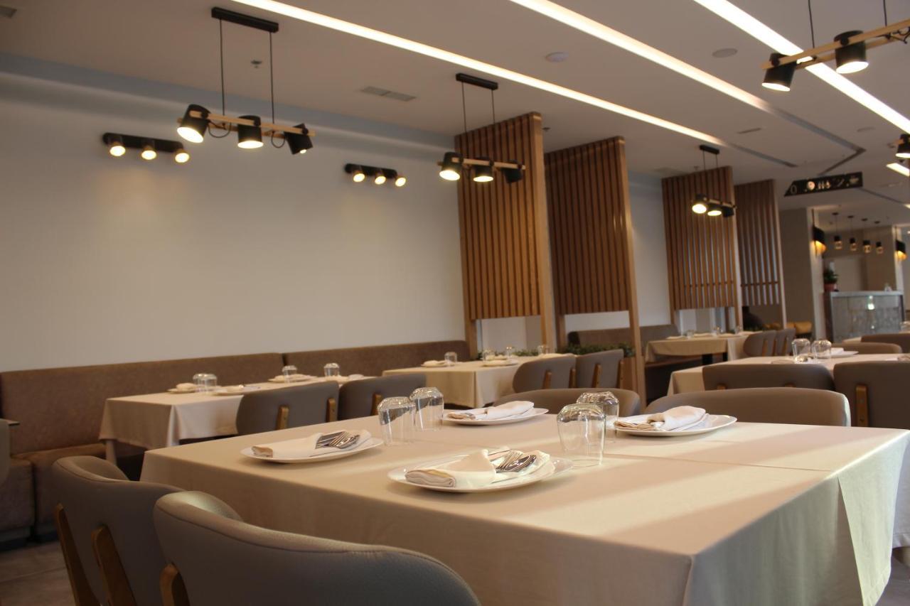 Bar Restaurant Triumf 4* Shëngjin